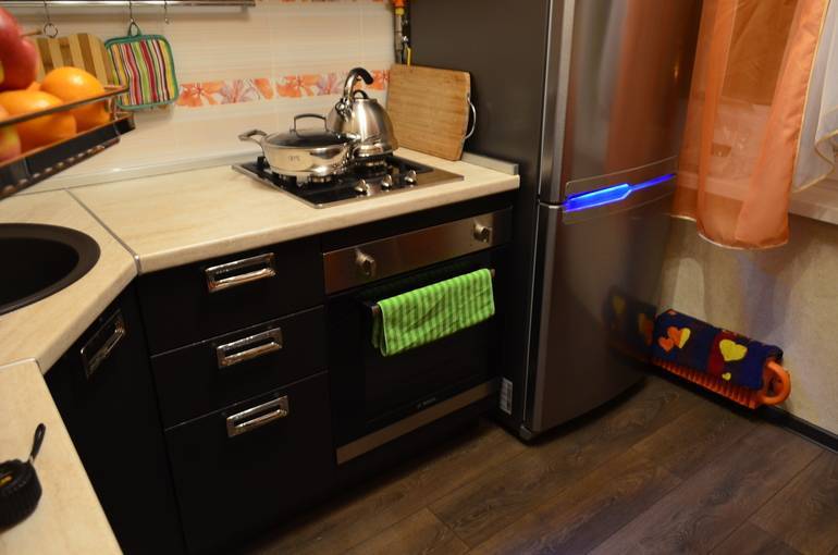 Дизайн кухни в хрущевке с газовой колонкой - 40 фото с идеями для интерьера