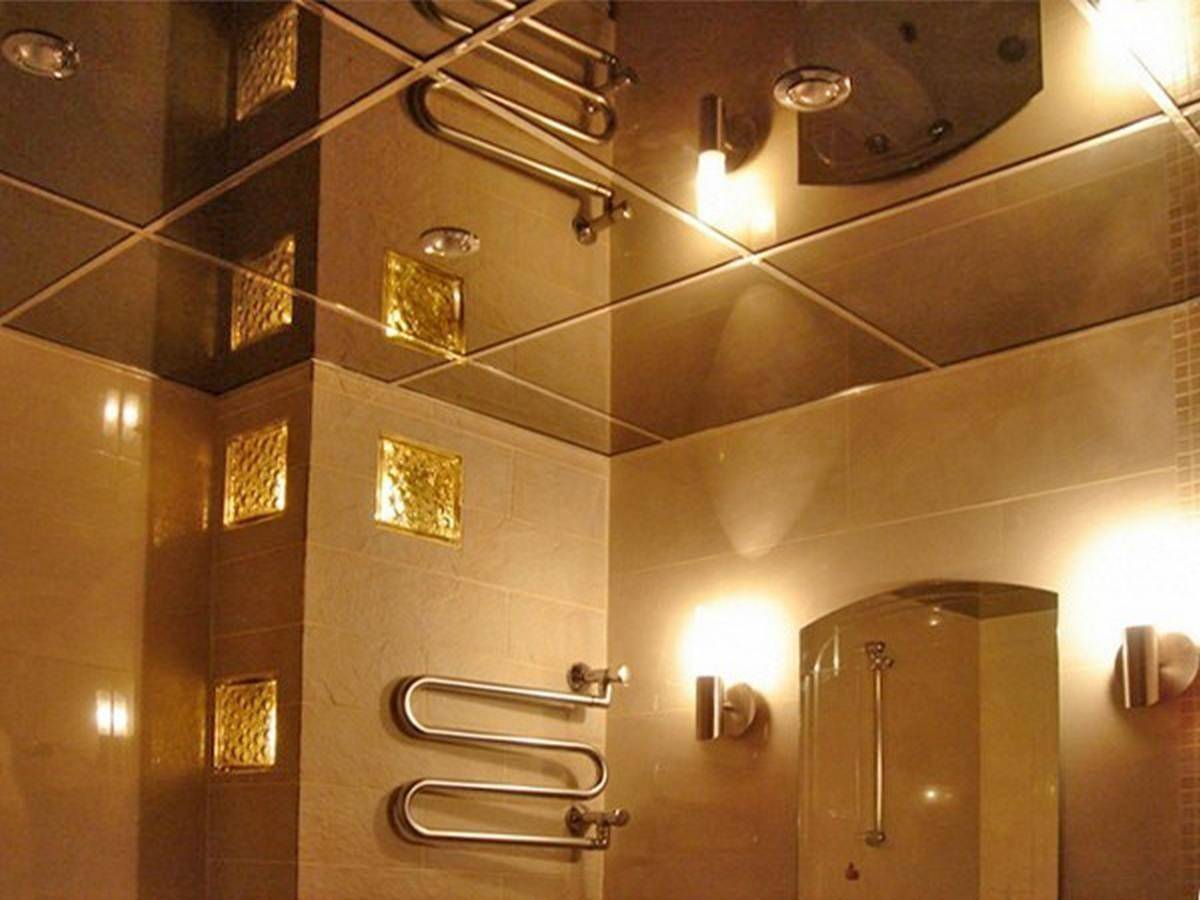 Зеркальный потолок в ванной: фото примеры - swoofe.ru