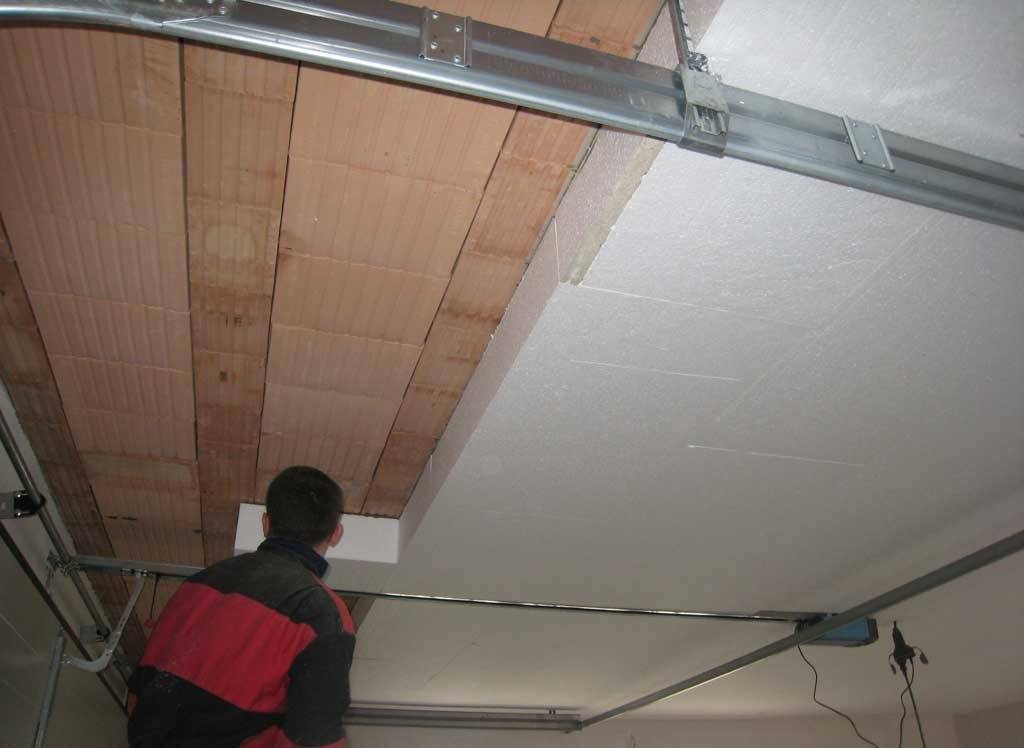 Как сделать утепление потолка изнутри своими руками, какой материал выбрать: пенопласт или минвату, детальное фото и видео