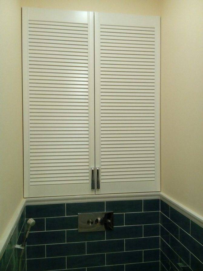Дверцы для сантехнического шкафа в туалете (61 фото): пластиковые жалюзийные двери и другие модели, размеры дверей на стену в санузле