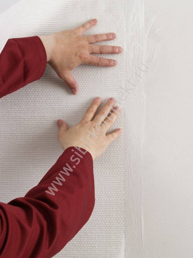 Как клеить стеклообои под покраску - теория, расчеты, практика правильной поклейки на стены
