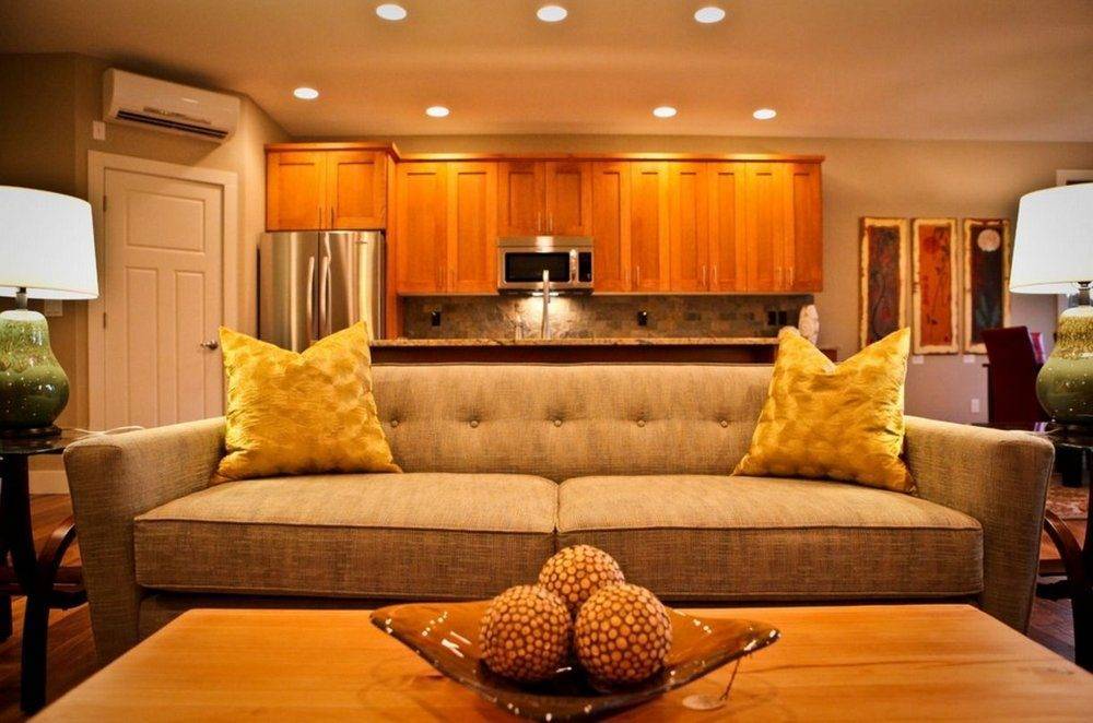 Дизайн кухни с диваном: идеи мягкой меблировки обеденной зоны