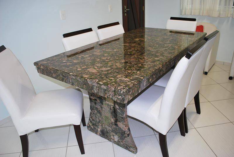 Стол с каменной столешницей для кухни (30 фото): из искусственного и натурального камня