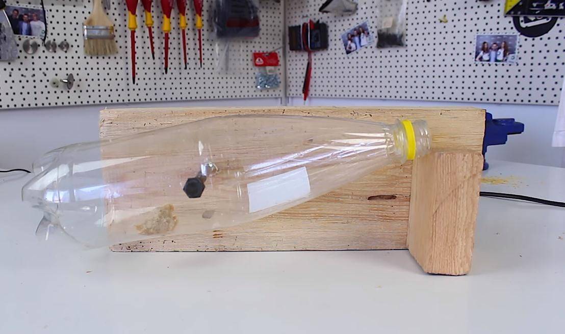 Гуманная мышеловка из пластиковой бутылки. как поймать мышь? способы и секреты