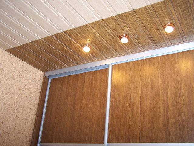 Потолок в прихожей: какой лучше сделать в коридоре, дизайн подвесного потолка в прихожую, натяжной потолок в маленькой прихожей, варианты отделки реечными потолками