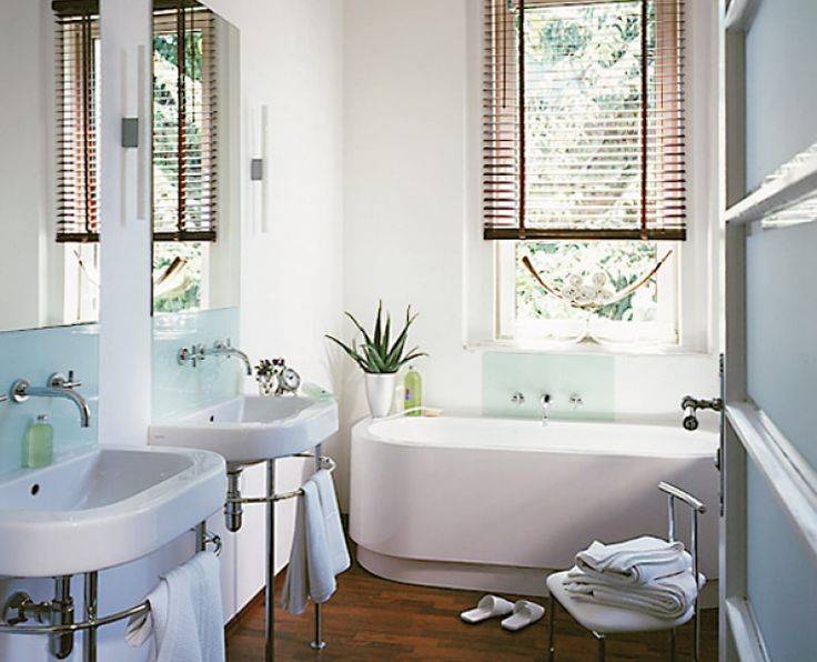 Каким может быть дизайн ванной комнаты, если в ней есть окно