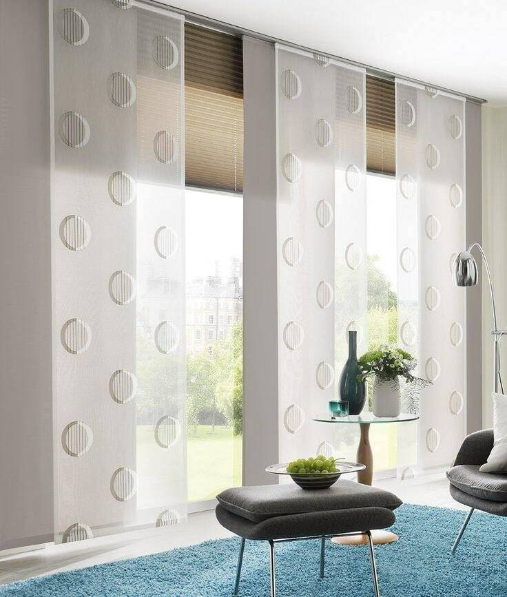 Двойные шторы в гостиную (42 фото): новинки дизайна штор в зал. современные кофейные и другие двойные шторы