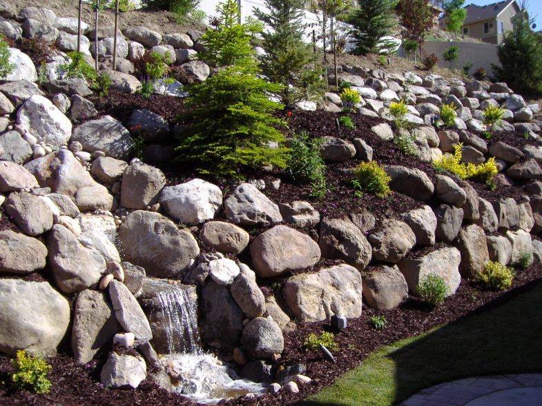 Важные детали ландшафтного дизайна: декоративные камни в вашем саду