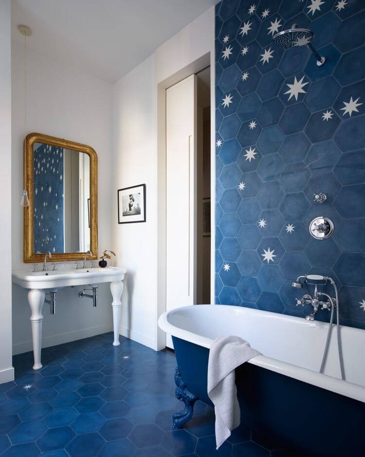 Голубая ванная комната: правила сочетания с другими цветами и варианты оформления