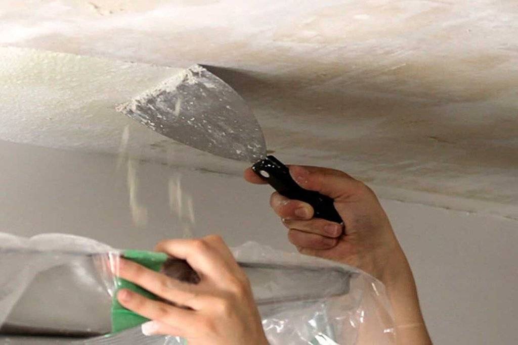 Способы очистки потолка от побелки – проверенные и простые методы