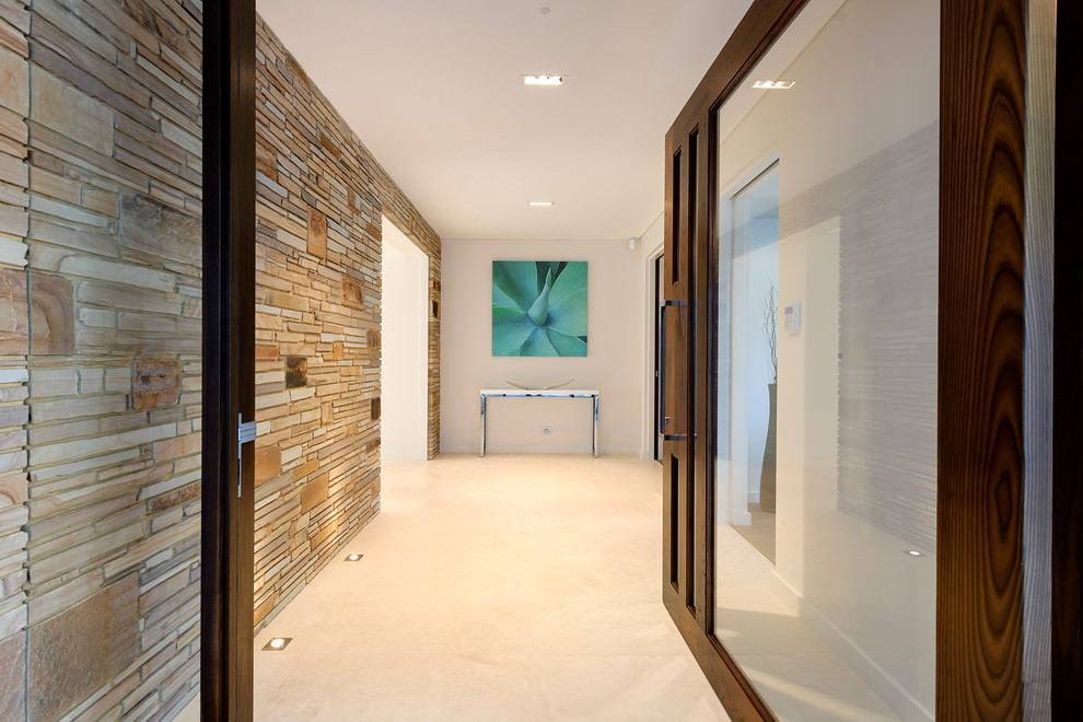 Ламинат на стене в прихожей (74 фото): красивые варианты отделки коридора ламинатом, тонкости оформления дизайна интерьера