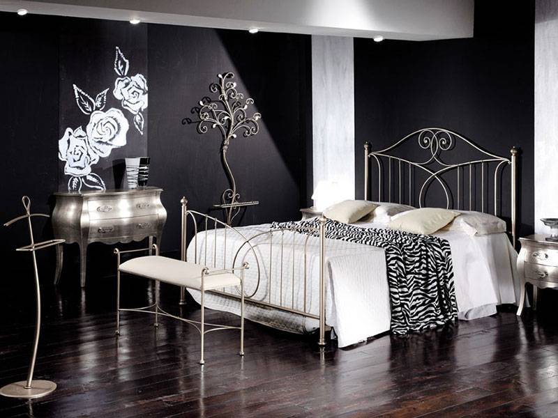 Кованые кровати и фото в интерьере спальни: как сделать с красивой спинкой своими руками, плюсы и минусы, разновидности по размеру и стилю