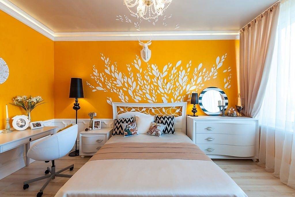 Желтая спальня (65 фото): спальня в желтых тонах, желтый цвет в интерьере узкой темно-желтой и оранжевой спальни, дизайн желто-зеленой спальни