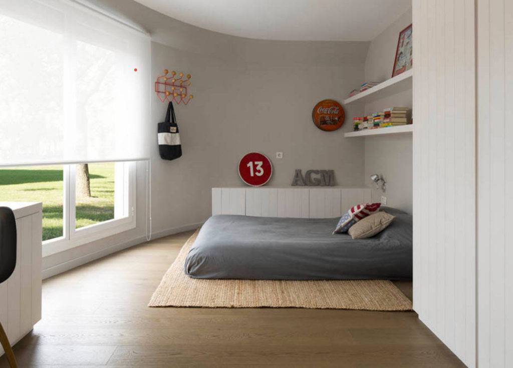 Спальня в стиле «минимализм» (78 фото): дизайн интерьера серой и белой спальни, уютные современные комнаты минимального размера
