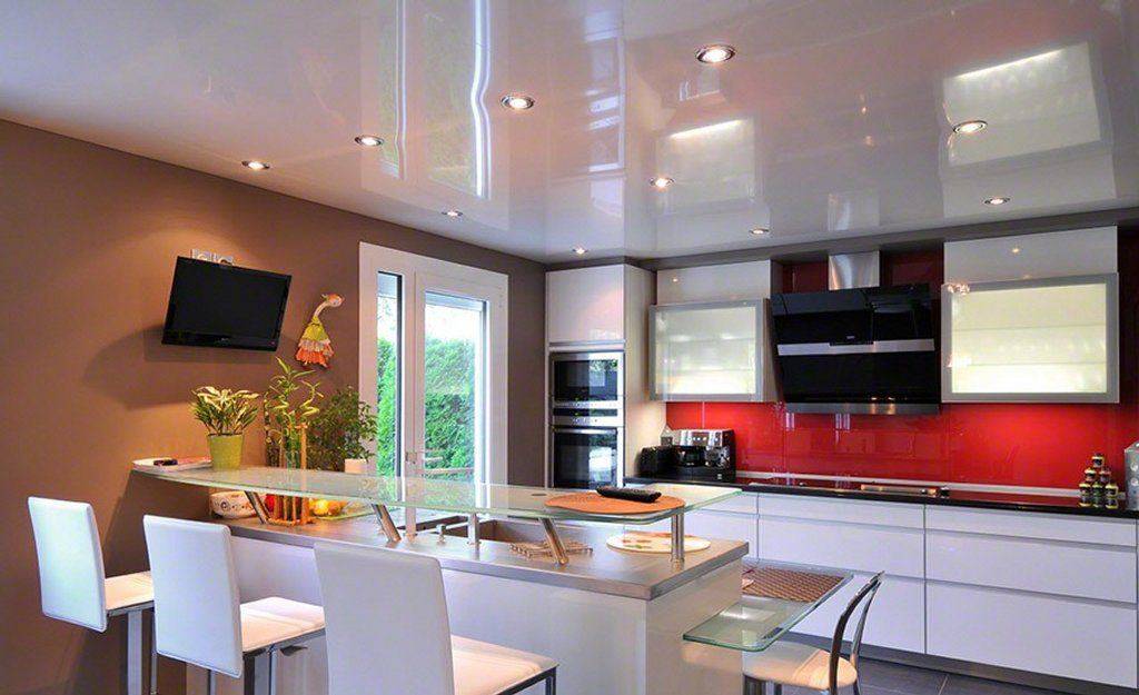 Натяжной потолок на кухне – гид по выбору и 30 фото в интерьере