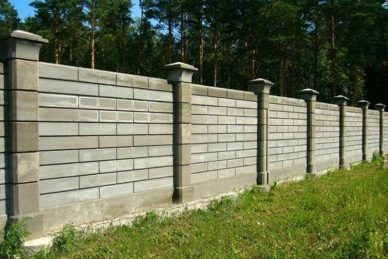 Секционный бетонный забор: плюсы и минусы