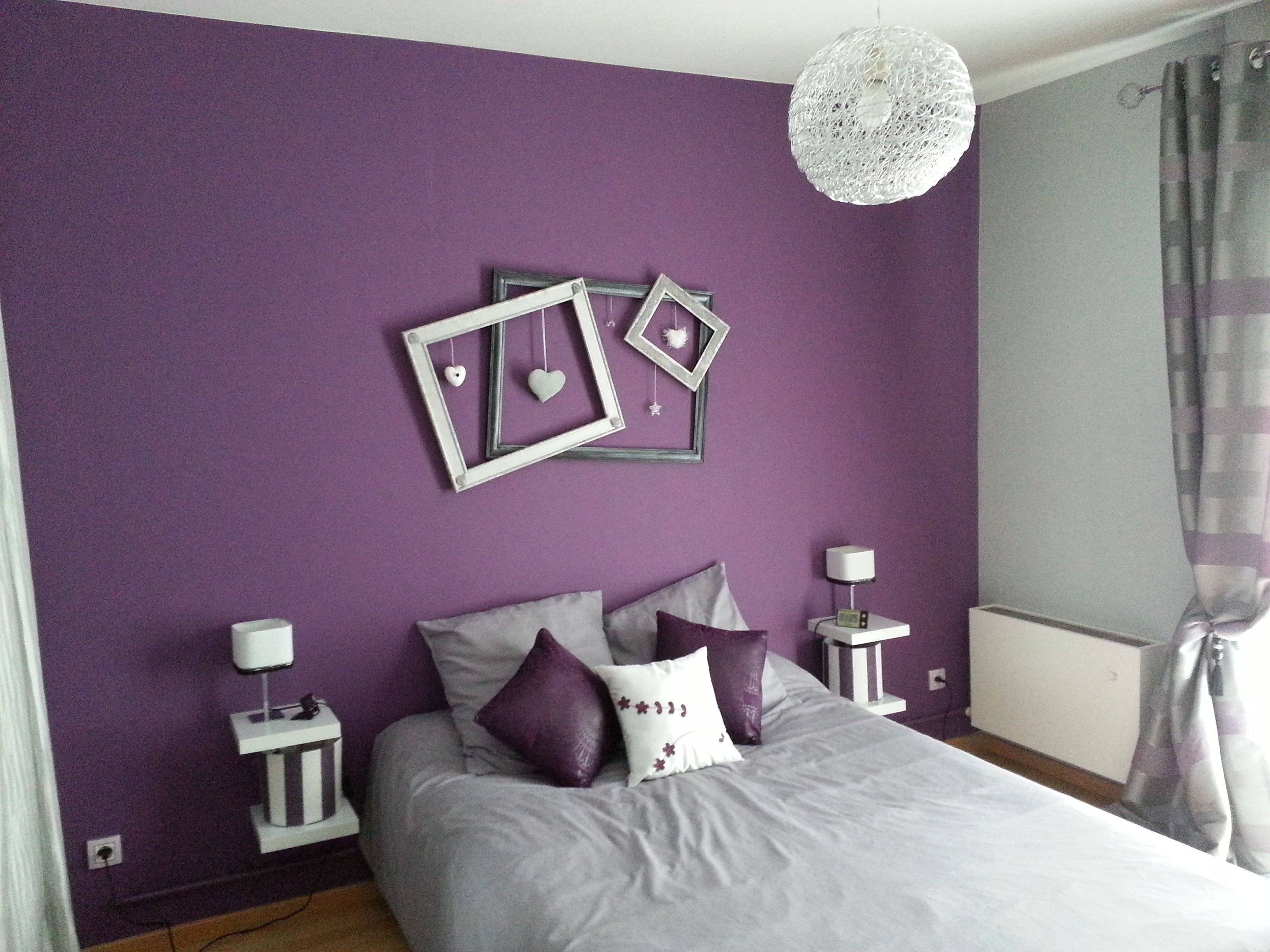 Фиолетовые обои для стен в интерьере, зал, спальня, фото