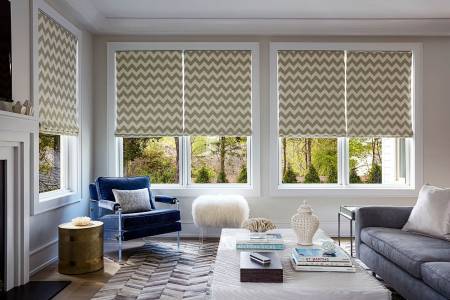 Дизайн штор (83 фото): оформление окон в деревянном доме, современные дизайнерские решения для занавесок
