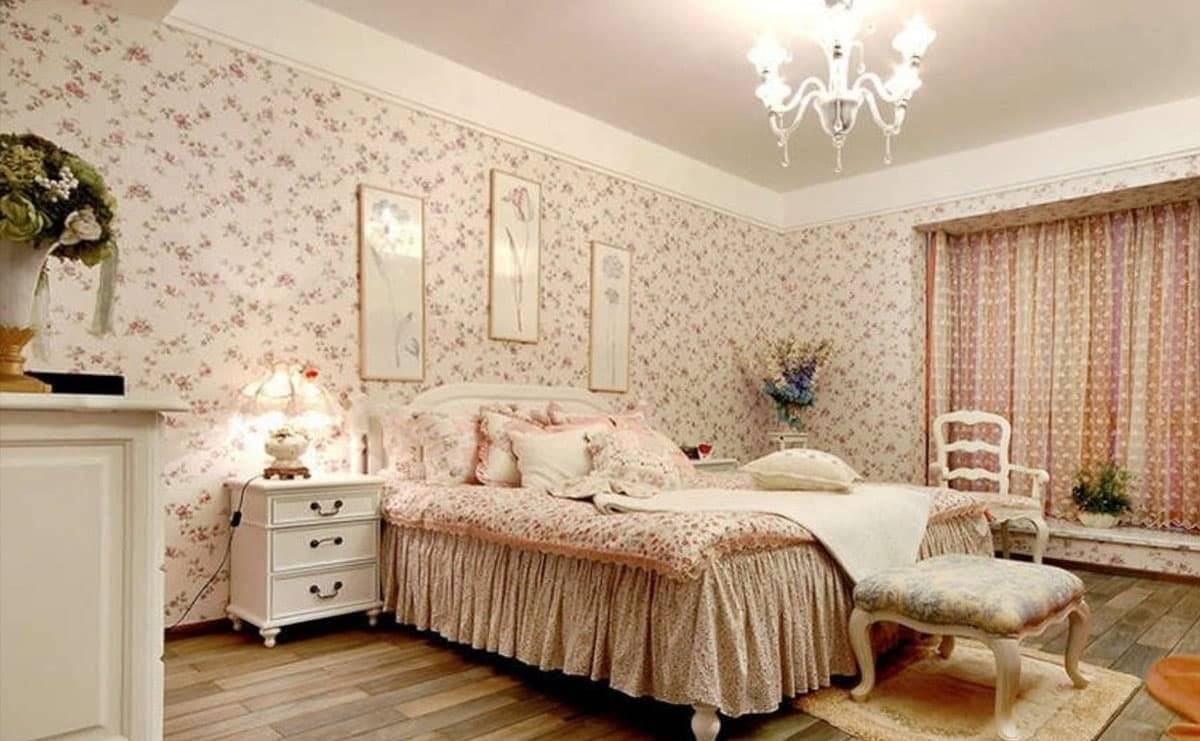 Какие обои выбрать для спальни, на что обращать внимание при выборе, оптимальные цвета и рисунки для маленькой спальни - 21 фото