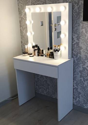 Туалетный столик с зеркалом и подсветкой: виды, модели, цены, фото