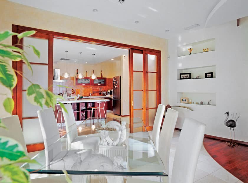 Дизайн кухни-столовой-гостиной в частном доме: как организовать пространство