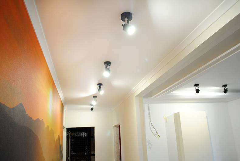 Как сделать потолок в коридоре - варианты отделки(+фото) | стройсоветы