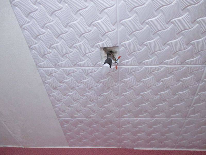 Бесшовная плитка на потолок: виды и монтаж своими руками