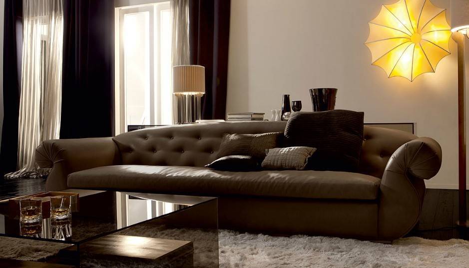 Коричневый диван в интерьере +50 фото примеров